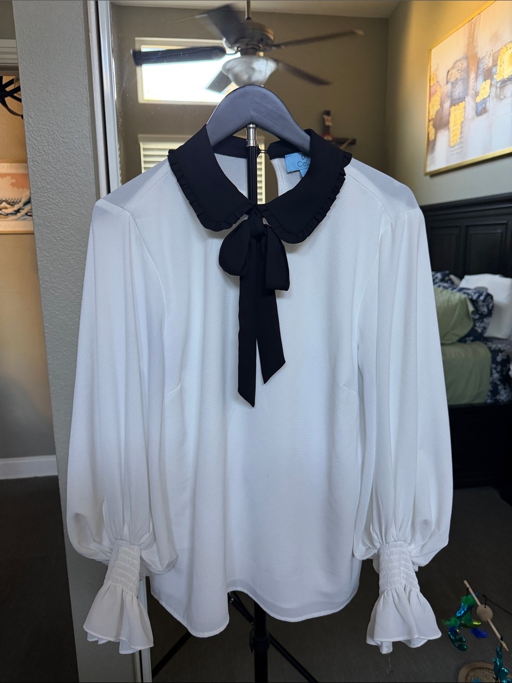 CeCe Black Sleeveless Shell Top